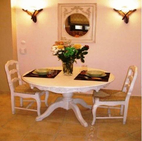 Giogarakis Suites Eleonas Bilik gambar