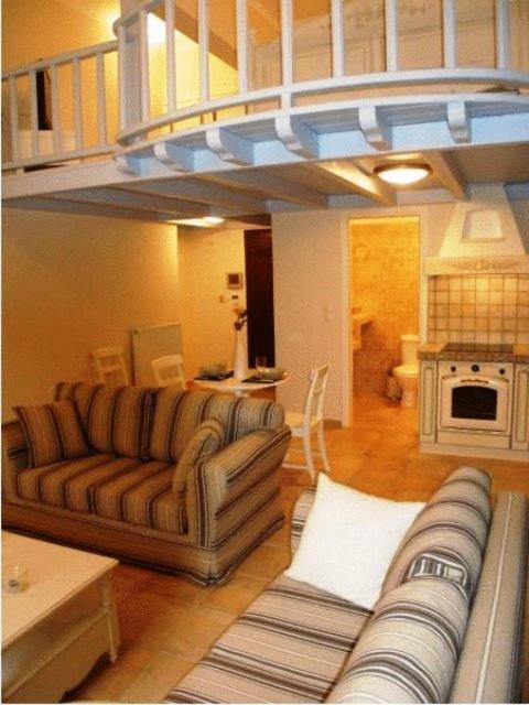 Giogarakis Suites Eleonas Bilik gambar