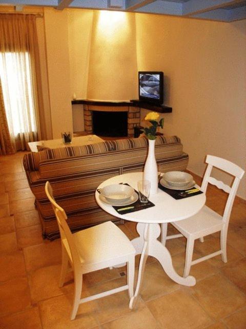 Giogarakis Suites Eleonas Bilik gambar